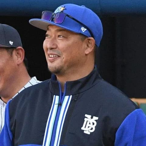 DeNA新2軍監督・村田修一　石井琢朗氏の思い引き継ぎ背番号「75」へ