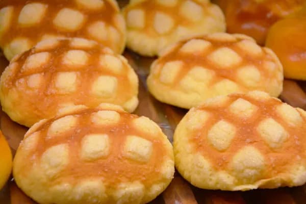 今後菓子パンを1種類しか食ってはいけないとなったら結局メロンパンを選ぶ説