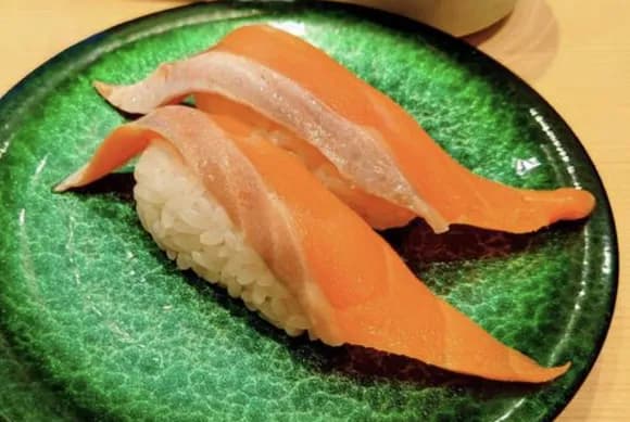 【悲報】江戸前寿司職人「サーモンを扱い始めた職人には『何をやってるんだ！』と言いたい気持ちですよ・・・・」