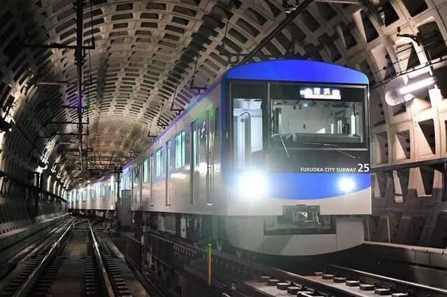 【悲報】福岡地下鉄さん、撮り鉄を画像付きで全国に晒してしまう