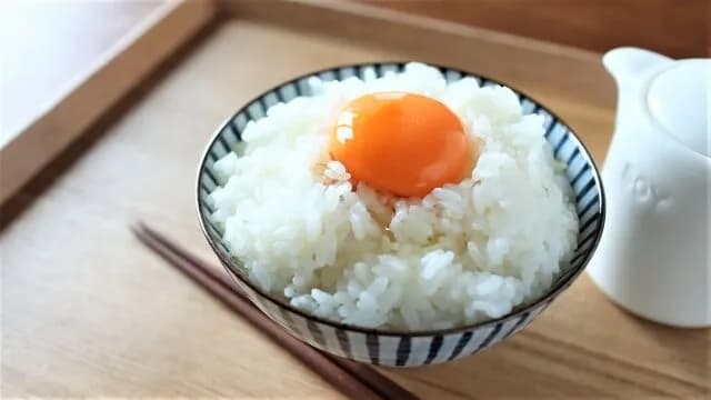 「最高のメシってなんだと思う？」って聞かれて「なんの変哲もない卵かけご飯」みたいな答えする人