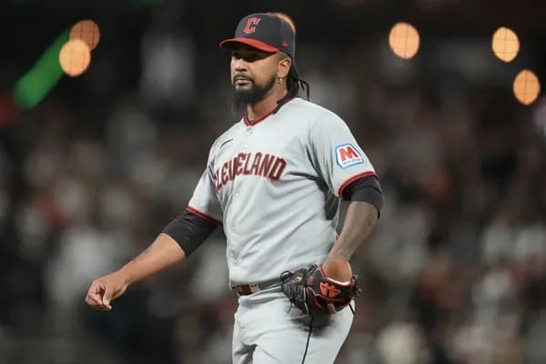 クラセ投手（27歳、通算188s、最多セーブ3回）野球賭博に関与し起訴される。永久追放確実