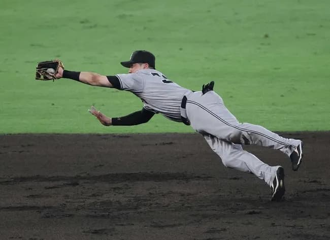 巨人・泉口、遊撃手ゴールデングラブ受賞にたまげる「自分だと思ってなかった。正直びっくりしてる」