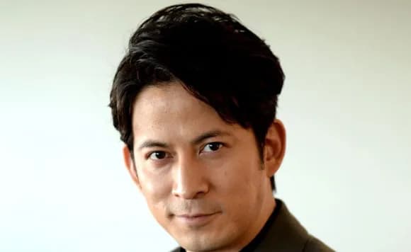 【悲報】岡田准一さん、ちっさいオッサン化してしまう・・・・・・・・・・・・・・