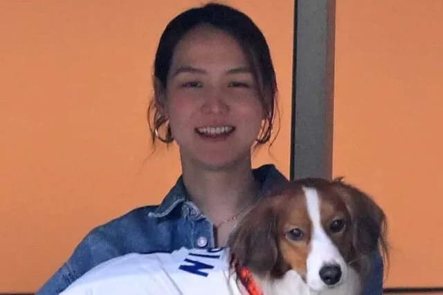 【真美子さんが“晴れ舞台”に選んだハイブラワンピ】大谷翔平、MVP受賞を見届けた“TPOわきまえファッション”　デコピンコーデが話題