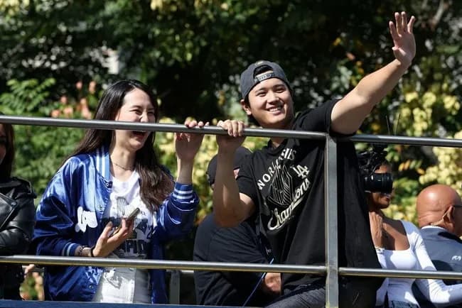 【MLB】大谷翔平　MVP発表時に愛犬・デコピンにキスで〝文化の違い〟鮮明　「真美子を侮辱した」など各国の報道は？