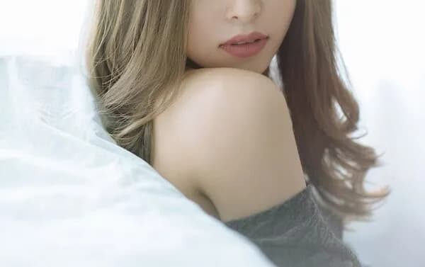 キャバ嬢（自称20歳）「アタシも野球好き！子供の頃由伸の下敷き使ってたし！」←これ