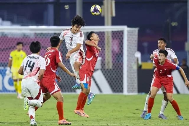 【動画】サッカーU17北朝鮮代表、試合前に日本代表をぶん殴ってしまうwww