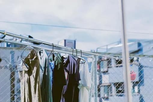 【悲報】アホ「水の沸点は100度」ワイ「じゃあなんで洗濯物は乾くんですかねぇ」