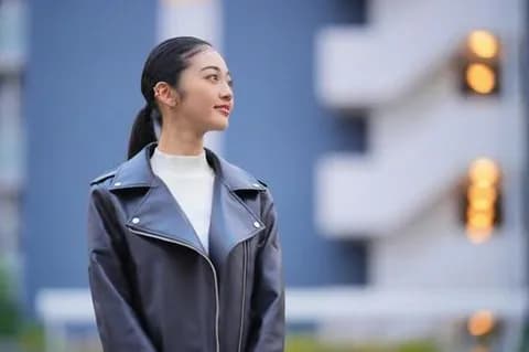 女子大生「フェイクレザーのライダースってそんなにだめですか…？」ライダースおじさん「…ッッ！！」