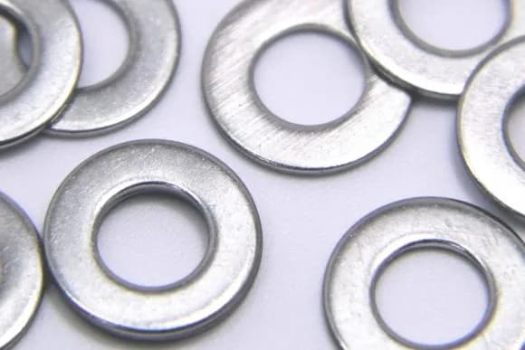 【疑問】アホ新人「ワッシャーてなんのために噛ますんですか？」ぼく「そんなんもしらんのかｗ」