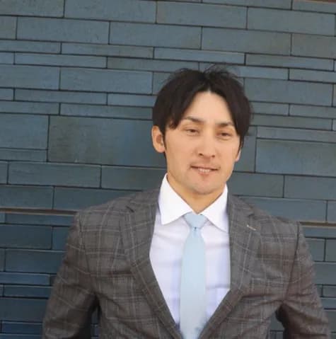 FAで楽天に移籍の伊藤光、スーツ姿でDeNAナインにあいさつ！「みんな引退するみたいな…まだまだやるよ」