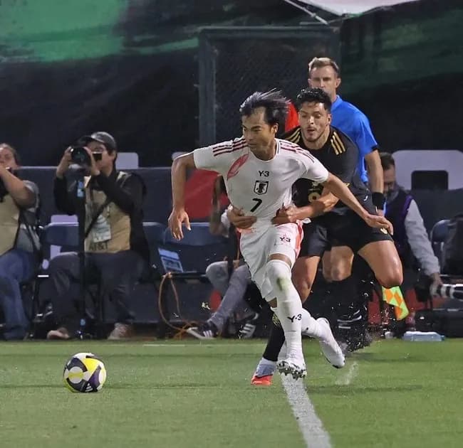 【画像】三笘薫さん、ギリセーフ