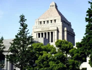 【悲報】早苗ちゃん、全員の給料を5万円あげてしまうｗｗｗｗｗｗｗ