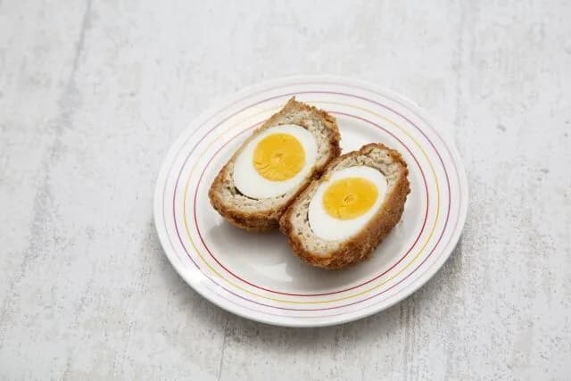 三大給食でしか食べたことのない料理、スコッチエッグ、チキンピカタ、後一つは?