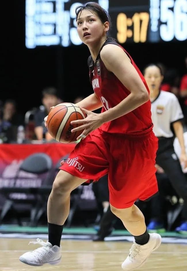 【画像】大谷の嫁、現役バスケ選手時代がイケメン過ぎると話題に