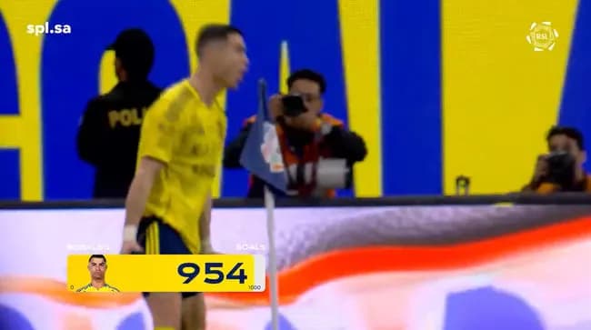 【動画】クリロナ(40)超絶オーバーヘッド！これもう第二のキングカズになれるやろ！