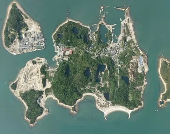 【画像】上司「給料倍にするから3年間だけこの島に行ってくれ！」←どうする？？？