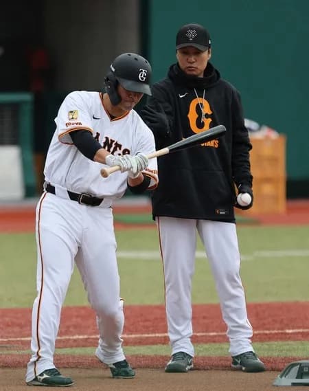 巨人、李承燁氏が1軍打撃コーチ就任　阿部監督がオファー
