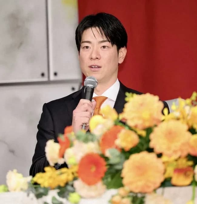 巨人の松本剛　オレンジ色ネクタイで入団会見　決め手は「力になってほしいと阿部監督から直接」背番号9