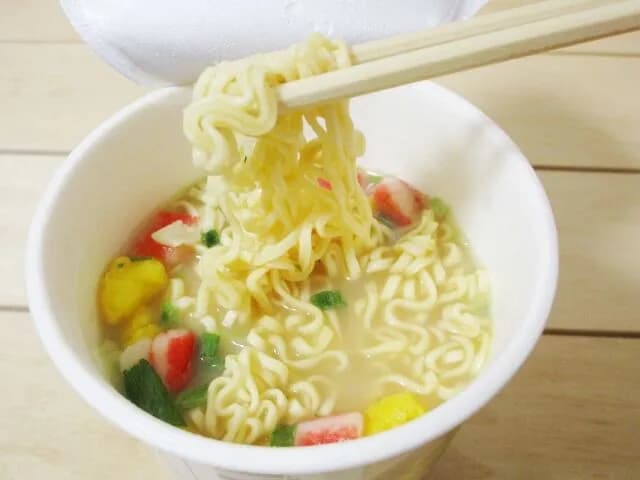 シーフードヌードルに入れるとさらに旨くなるもの