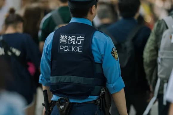 【悲報】　高卒警察官の平均年収、ヤバすぎるｗｗｗｗｗｗ