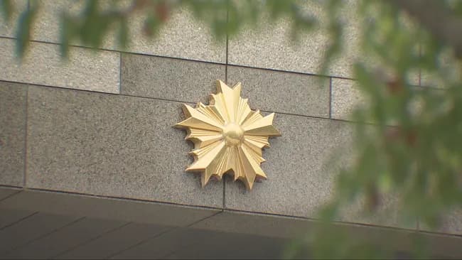 巡査（24）「ちょっと悩み相談していいですか？」→巡査部長（42）「これやると楽になるぞ」