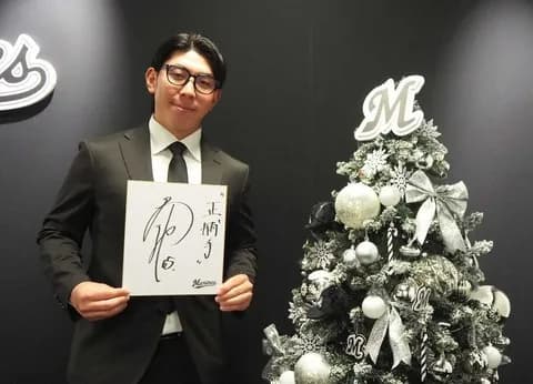 寺地、年俸4倍増でオフはDeNA戸柱に弟子入り