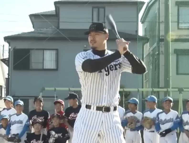 佐藤輝明の野球教室、テルの子どもとの絡みが楽しそうwwwwww