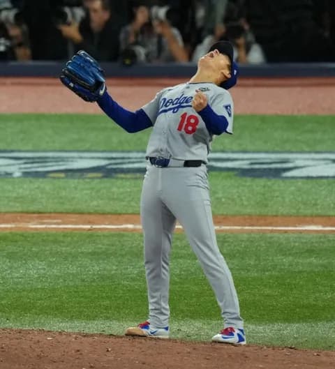 【MLB】『年間最優秀プレー』 1位にドジャース連覇決めた山本由伸のWS連投が選ばれる！　PSで3本塁打＆10奪三振の大谷翔平は3位