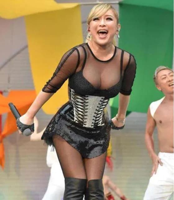 【悲報】中国メディア「浜崎あゆみの無観客コンサートはウソ、ただのリハーサル」