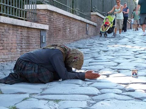 （ヽ´ん`）「賞味期限切れたもんくれ」って言ってあるから賞味期限切れのただ飯が食える」