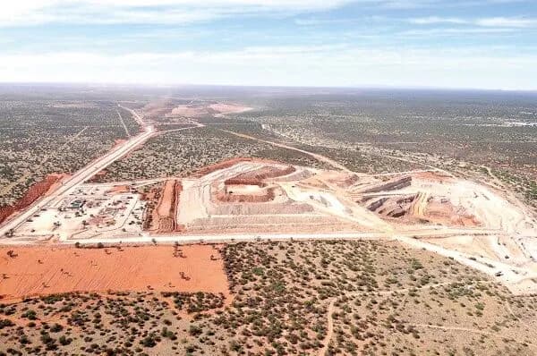 【悲報】サウジアラビア、巨大鉱床を発見　金や銀など1100万トン以上存在かｗｗｗｗｗｗｗｗｗｗｗｗ