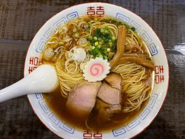 家で作るラーメンの具、ゆで卵とちくわ以外でなんかある？