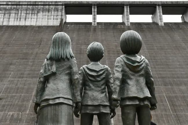 進撃の巨人作者「進撃の巨人という作品はとにかく九州の田舎から出たいという思いで描いた」