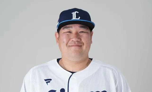 西武・中村剛也が7500万円で契約更改　減額制限25％ダウン