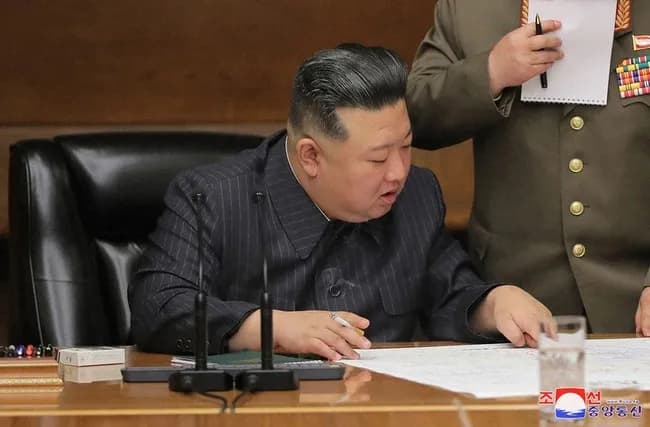 【悲報】金正恩さん、タバコ1日80本ｗｗｗｗｗｗｗｗｗｗｗｗ
