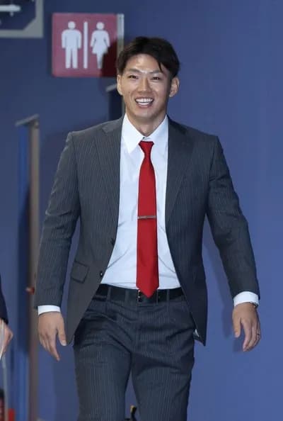 中村奨成、800万円→3000万円 「正直ここまで上がるとは…ビックリしています」