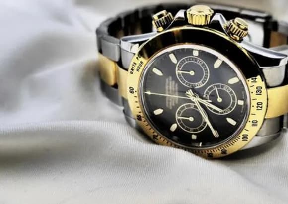 【悲報】「ランドクルーザー」や「ロレックス」みたいにリセールが強い物を教えてｗｗｗｗｗ