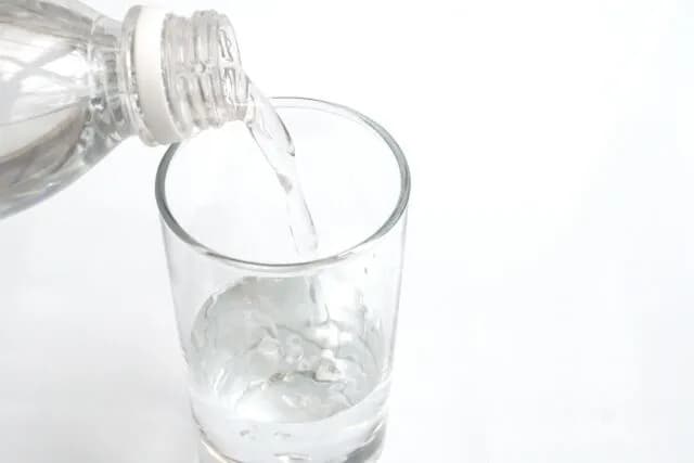 水専門家「水は1日2L飲みましょう😁」←いや、無理だよね🥺