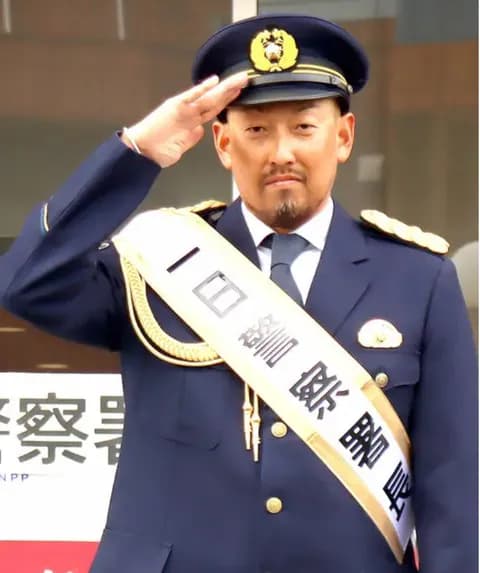 平野佳寿が一日警察署長「投手にとってアウトローは生命線ですが、社会にとってのアウトローは要注意」