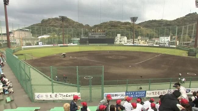 【高知市】老朽化が進む野球場の「全面改修」を求める要望書を、高知市に提出