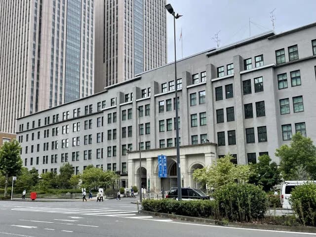 公務員「40歳年収800万」←こいつが安月給扱いされてる理由