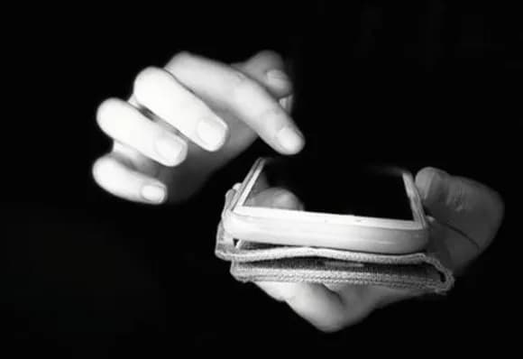 【悲報】逮捕された闇バイトリーダー（26）の祖父、記者に心境語る・・・・・・