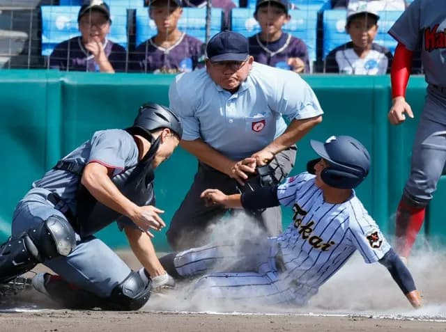 高校野球でリプレー検証「導入方針」 春夏の甲子園と明治神宮大会で 審判に対するSNSでの誹謗中傷を問題とする意見もあり