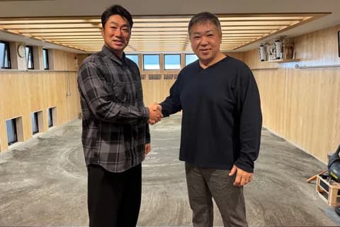 DeNA相川監督が九重部屋の朝稽古を見学！九重親方から「指導者の心得」を学び、巨大ちゃんこ鍋も堪能