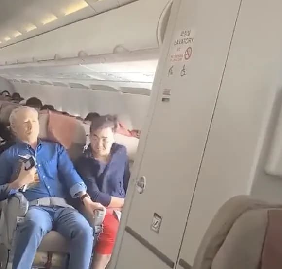 【動画】韓国人、飛行中の機内非常口を開け放ち換気した結果20億請求される可能性ｗｗｗｗｗｗｗ