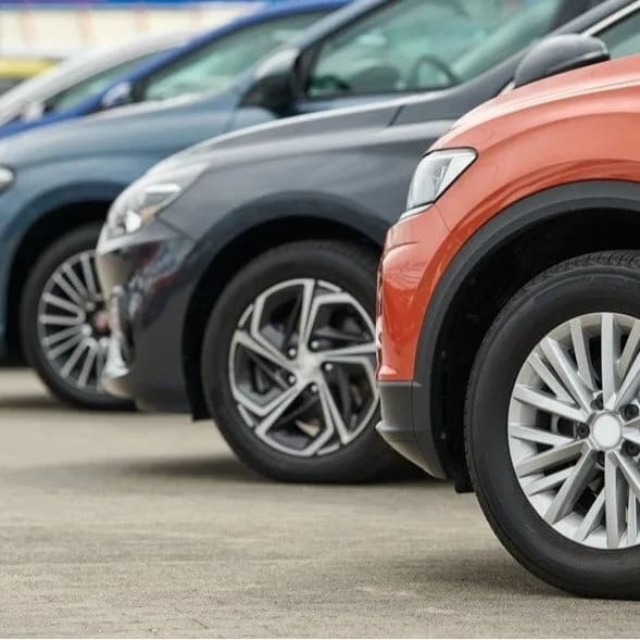 トヨタファイナンス「年収300万円未満の人の78％が残クレを利用してます♥」