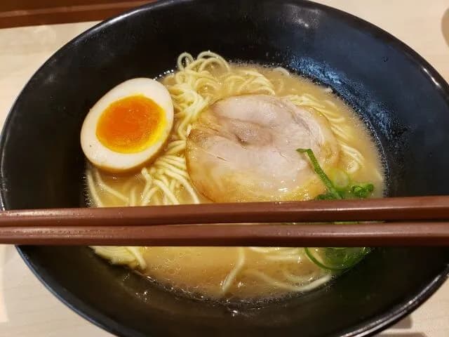 回転寿司でラーメン食うやつｗｗｗｗ