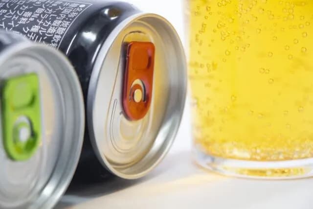 【悲報】エナジードリンク、ガチで危険だった！飲酒喫煙なしでも毎日たった8本で脳卒中